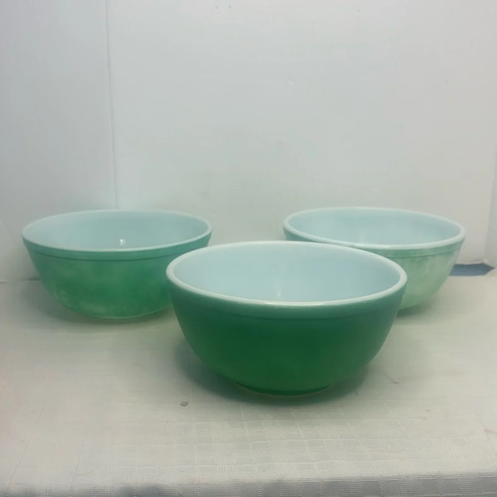 Vintage PYREX Primary Colors Nesting Mixing Bowls